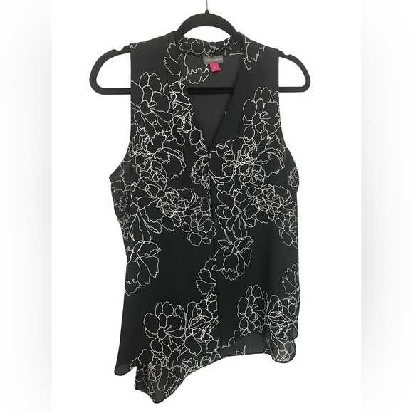Vine Camuto black and white light weight blouse, V-neck and sheer. Size Medium - Picture 1 of 5